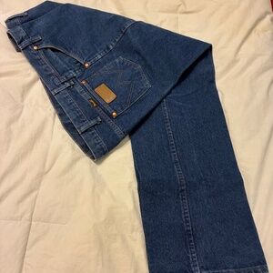 Men's Wrangler 936PWD Cowboy cut Slim fit jeans - size 44x30